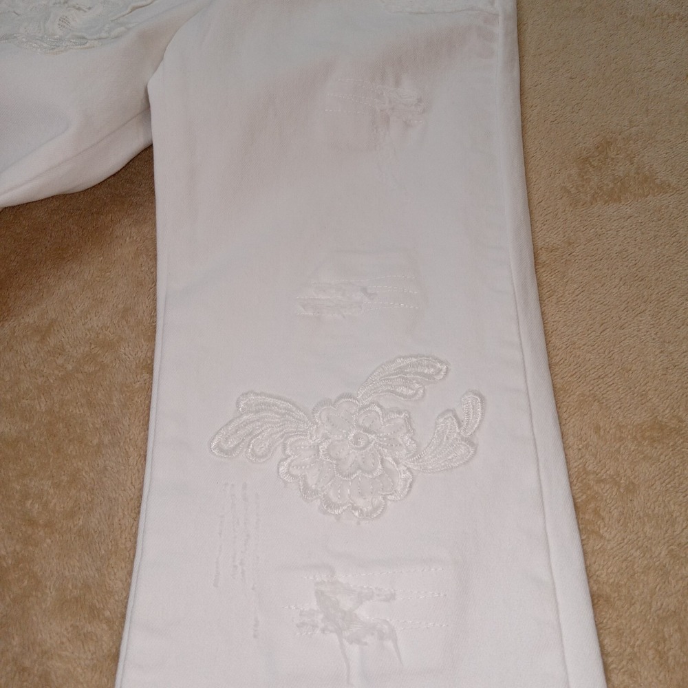 Cartise NWT Women's Enbroidered Stretch Jeans Size 4 White - Picture 13 of 15